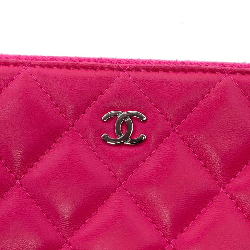 Chanel Large Quilted Lambskin O Case Clutch Pink Leather Very good condition - Box View