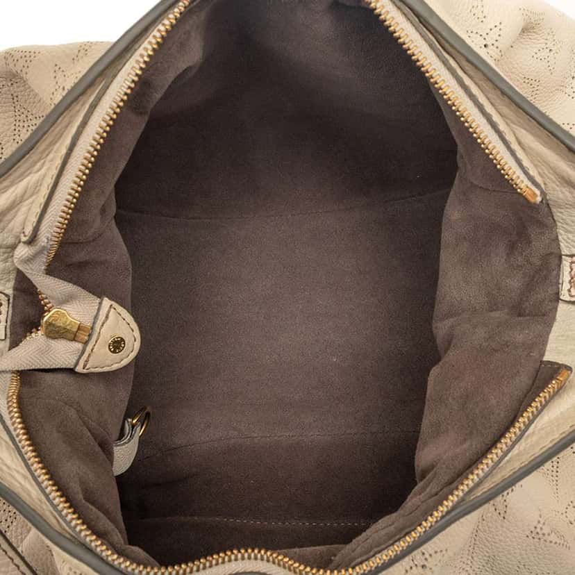 Louis Vuitton Monogram Mahina XS Beige Leather Very good condition - Model View