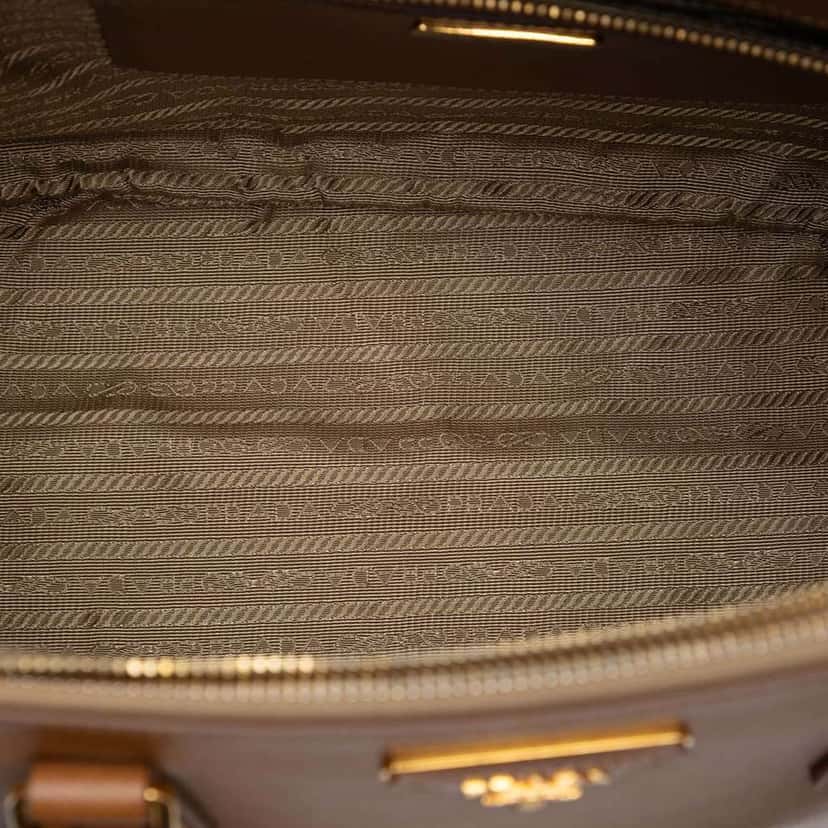 Prada Medium Saffiano Lux Galleria Double Zip Tote Brown Leather Very good condition - Model View