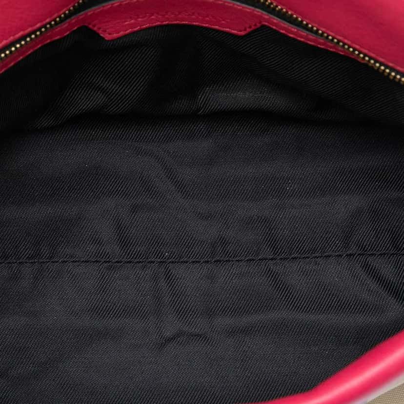 Burberry Haymarket Check Canvas Leah Crossbody Beige Canvas Very good condition - Model View