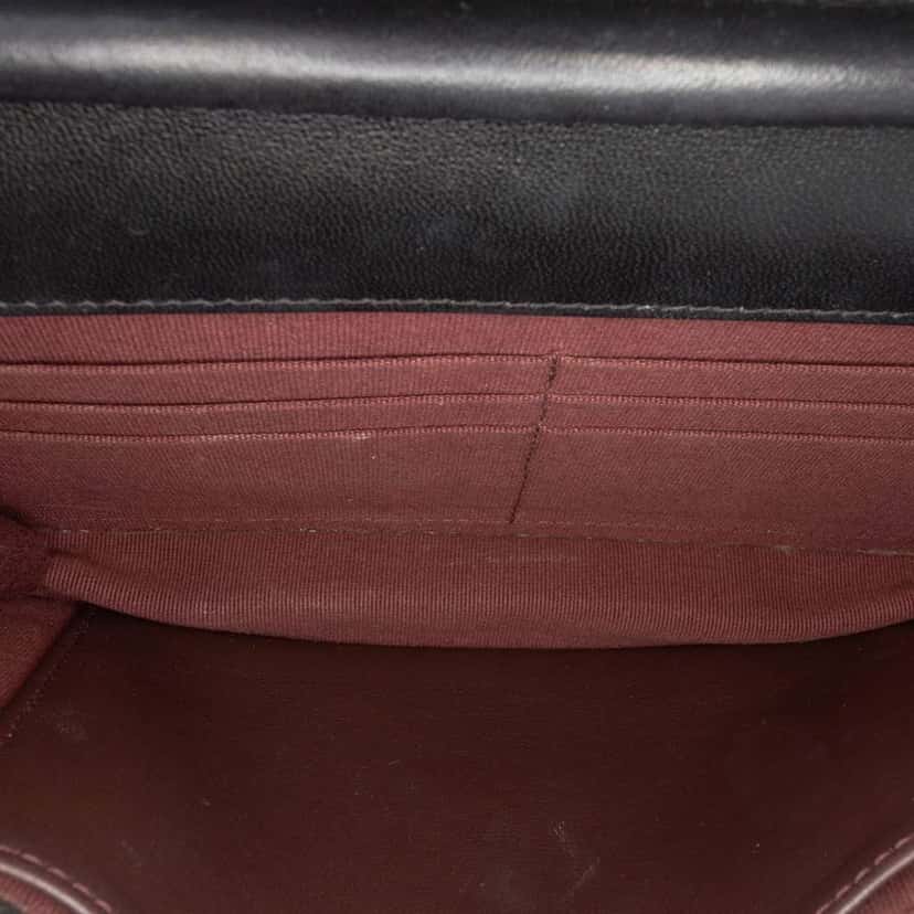 Chanel CC Quilted Lambskin Wallet On Chain Black Leather Very good condition - Model View