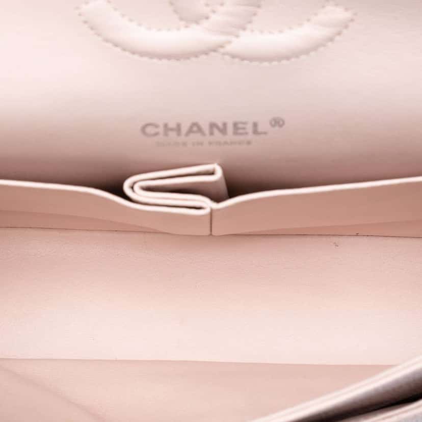 Chanel Medium Classic Caviar Double Flap Pink Leather Very good condition - Model View