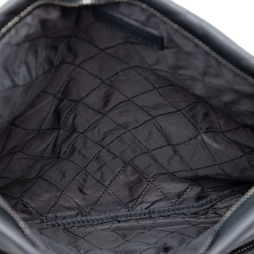 Chanel CC Quilted Lambskin Foldover Clutch Grey Leather Very good condition - Model View