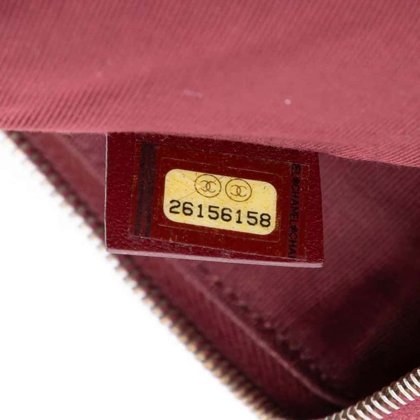 Chanel Medium Quilted Caviar Boy O Case Clutch Red Leather Very good condition - Box View