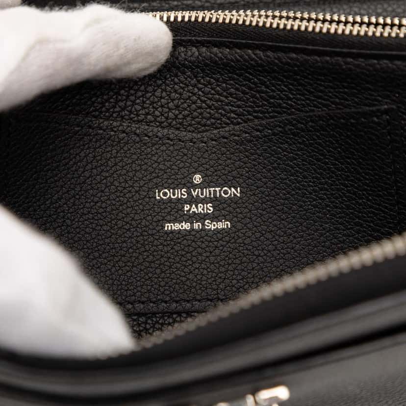 Louis Vuitton Leather Lockme Zippy Wallet Black Leather Very good condition - Box View