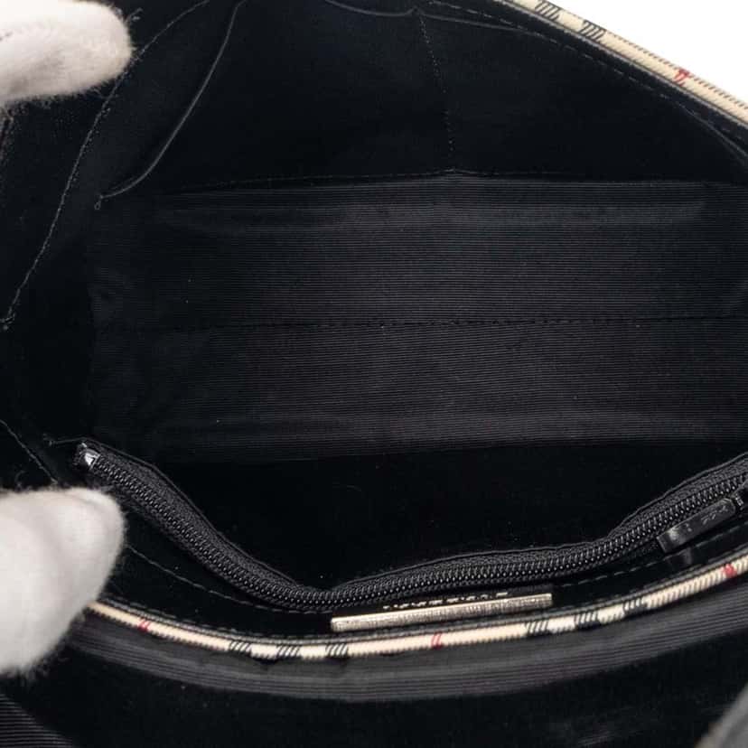 Burberry House Check Canvas Flap Crossbody Beige Canvas Very good condition - Model View