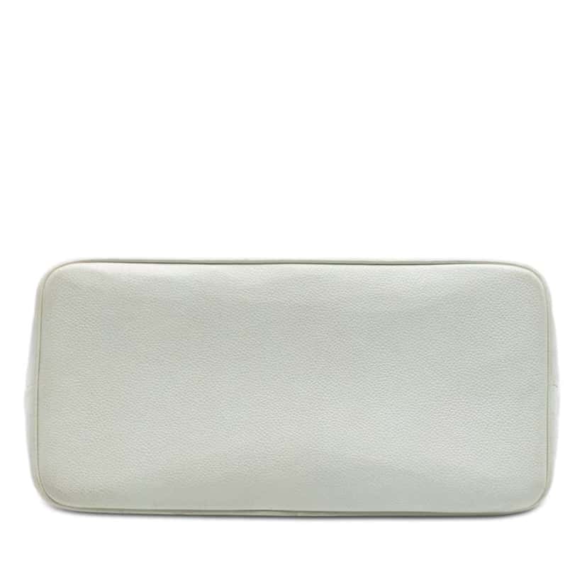 Chanel Caviar Medallion Tote White Leather Very good condition - Inside View