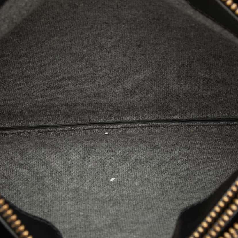 Celine Large Lambskin Trio Crossbody Black Leather Very good condition - Model View