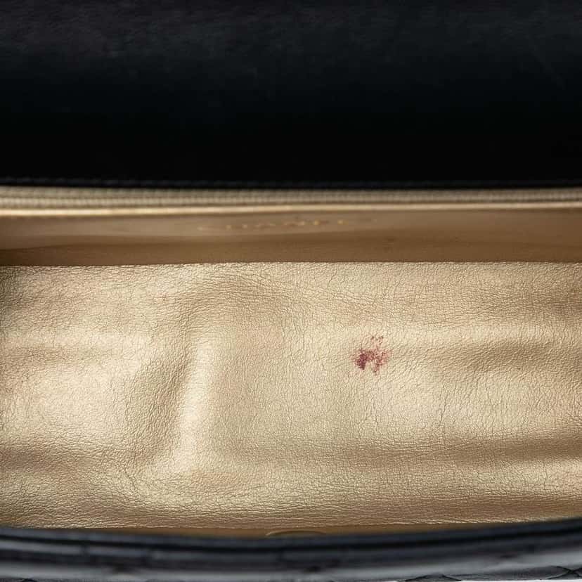 Chanel Medium Quilted Lambskin La Parisienne Flap Black Leather Very good condition - Model View