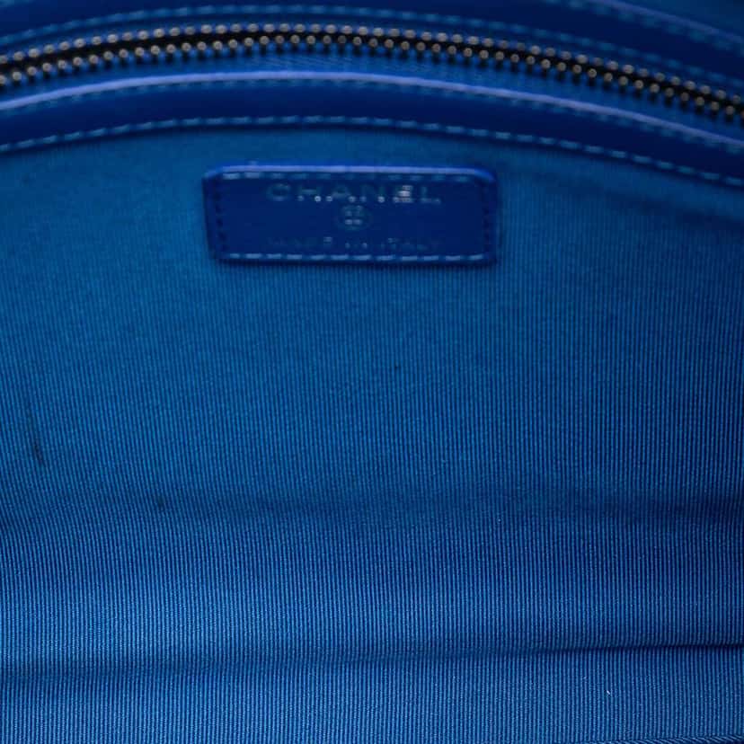 Chanel Medium Canvas La Pausa Zip O Case Clutch Blue Canvas Very good condition - Model View