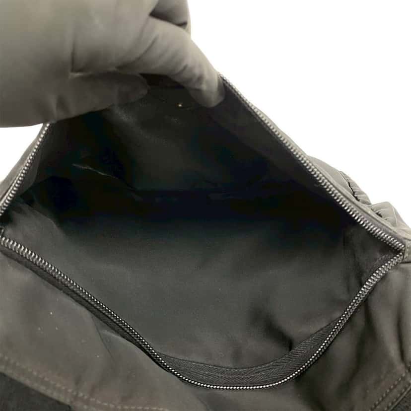 Prada Tessuto Tote Black Very good condition - Model View