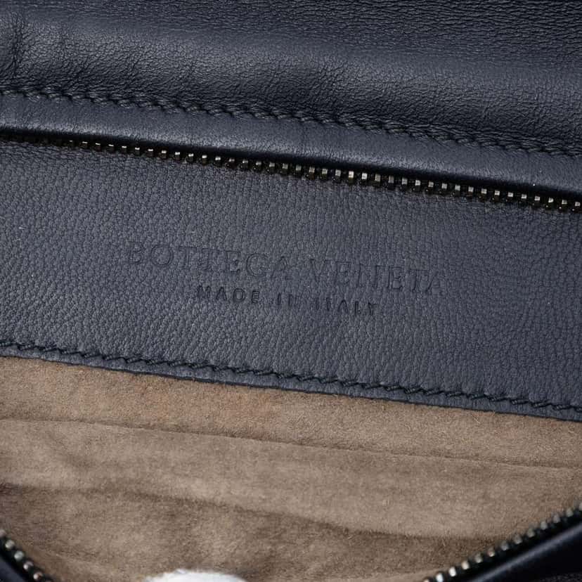 Bottega Veneta Nappa Intrecciato Turn Lock Clutch Grey Leather Very good condition - Box View