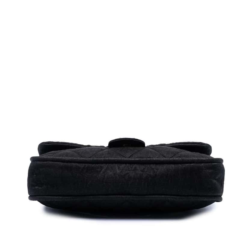 Chanel Crinkled Coated Canvas Le Marais Ligne Flap Black Canvas Very good condition - Inside View