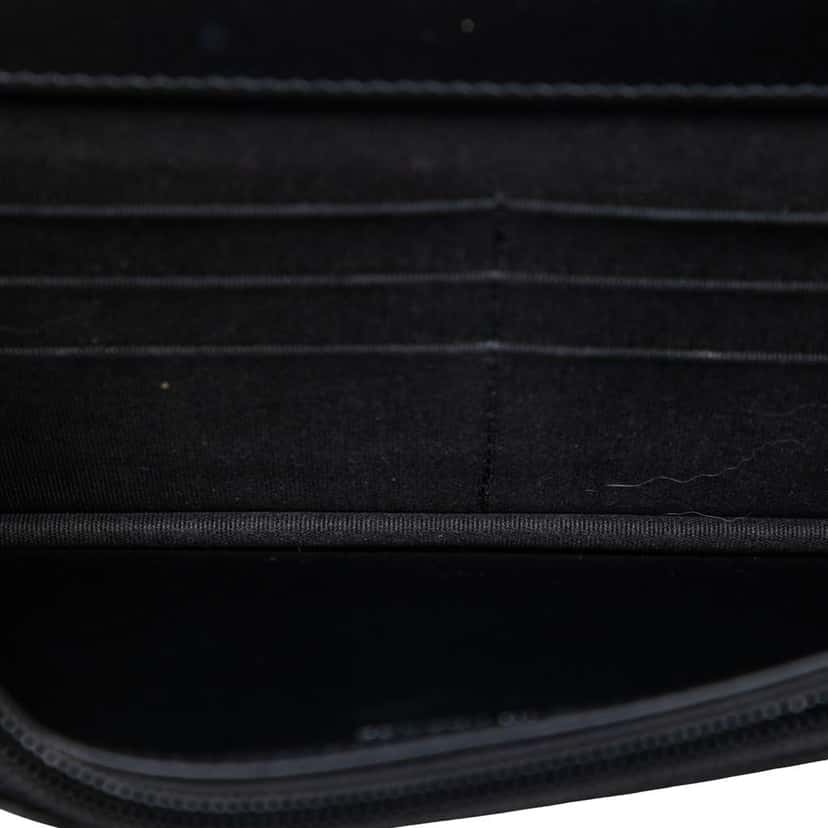 Chanel Chevron Caviar Boy Wallet On Chain Black Leather Very good condition - Model View