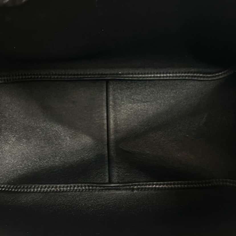 Prada Small Vitello Daino Dynamique Handbag White Leather Very good condition - Model View