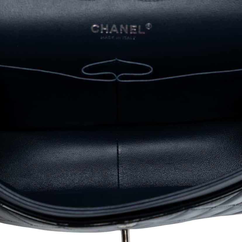 Chanel Jumbo Classic Patent Double Flap Blue Leather Very good condition - Model View