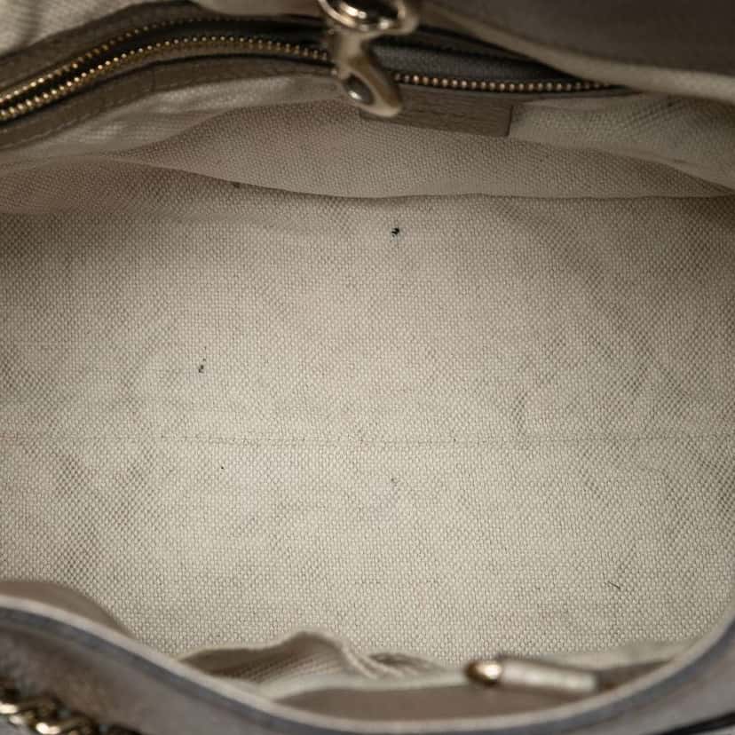 Gucci Medium Metallic Leather Soho Chain Tote Gold Leather Very good condition - Model View