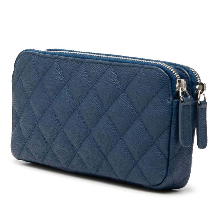 Chanel Small Quilted Caviar Clutch With Chain Blue Leather Very good condition - Back View