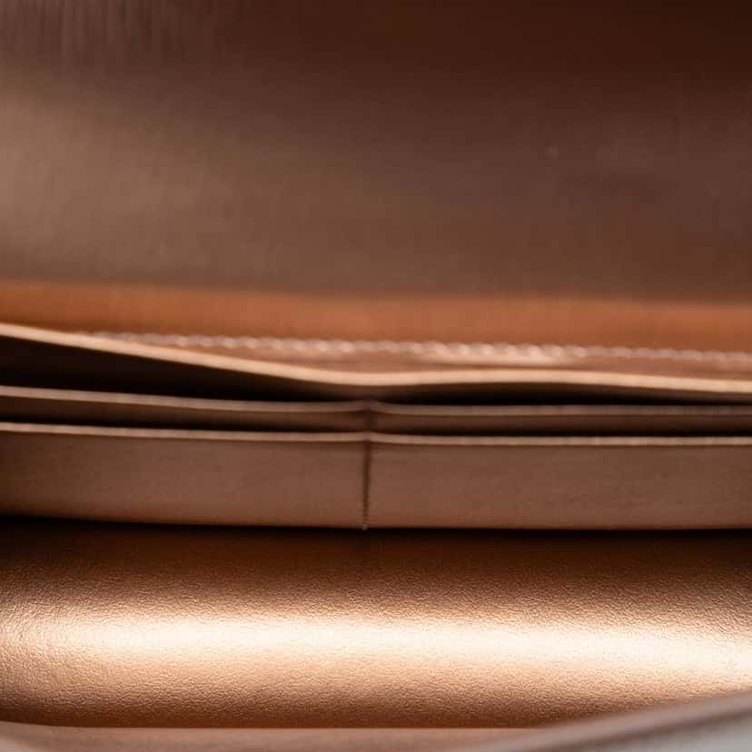 Prada Vitello Move Wallet On Chain Gold Leather Very good condition - Model View