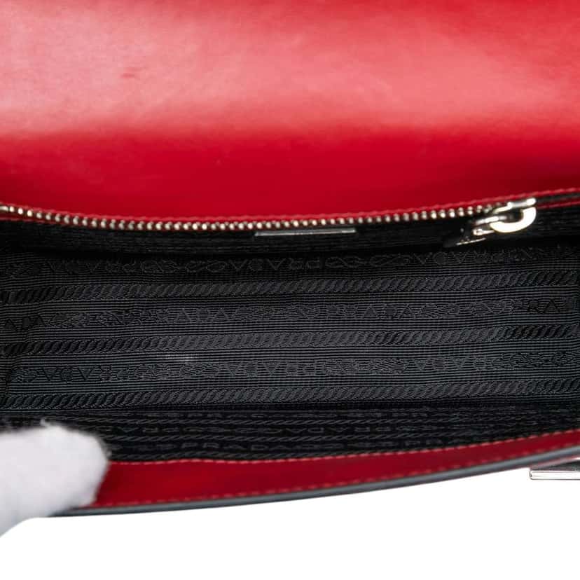 Prada Saffiano Double Turn Lock Top Handle Bag Red Leather Very good condition - Model View