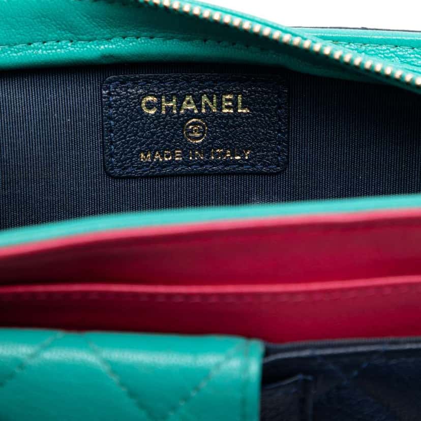 Chanel CC Tricolor Quilted Goatskin Multi Pocket Wallet On Chain Blue Leather Very good condition - Box View