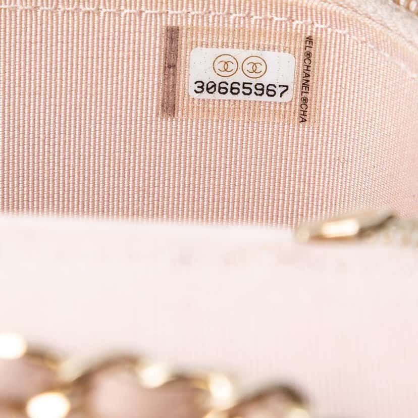 Chanel Mini CC Quilted Caviar Vanity Case with Chain Pink Leather Very good condition - Box View