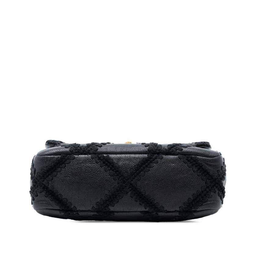 Chanel Medium Crochet Calfskin 19 Flap Black Leather Very good condition - Inside View