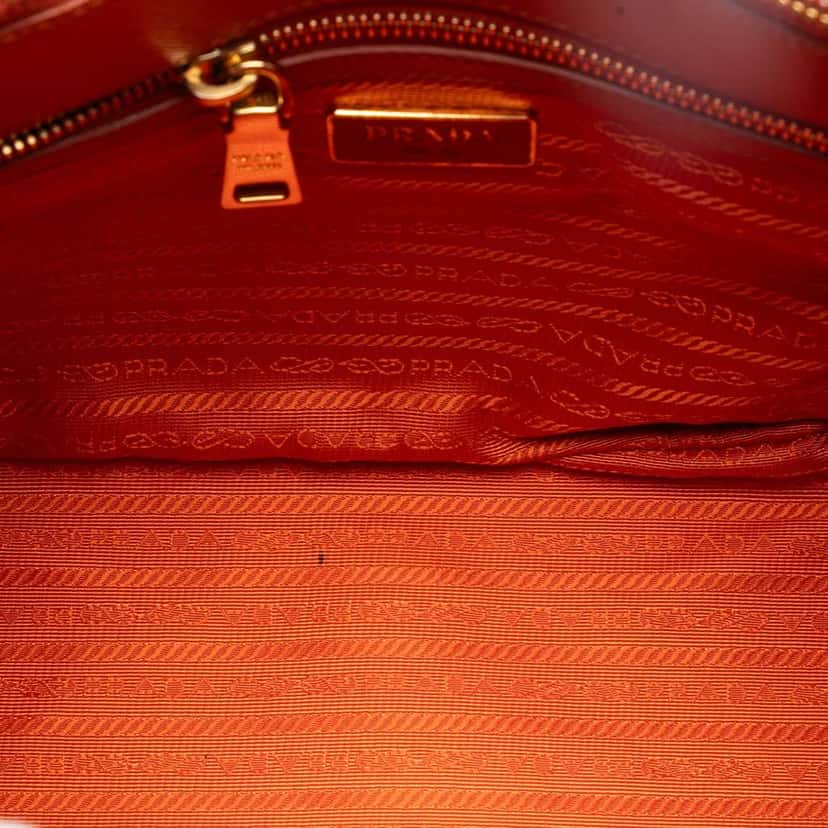Prada Small Saffiano Lux Galleria Double Zip Satchel Orange Leather Very good condition - Model View