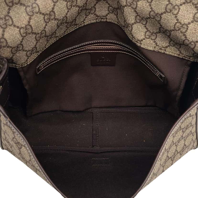 Gucci GG Supreme Web Crossbody Beige Canvas Very good condition - Model View