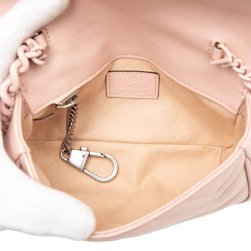 Gucci GG Marmont Matelasse Leather Monochrome Chain Belt Bag Pink Leather Very good condition - Model View