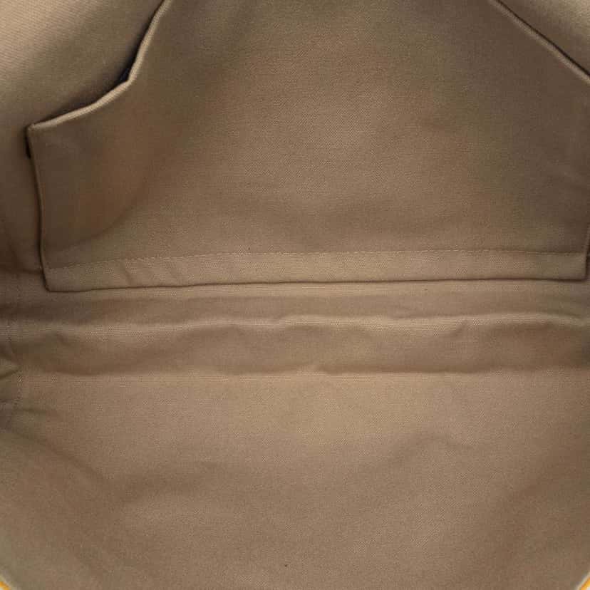 Hermès Bicolor Canvas Tapis de Selle Clutch Yellow Canvas Very good condition - Model View