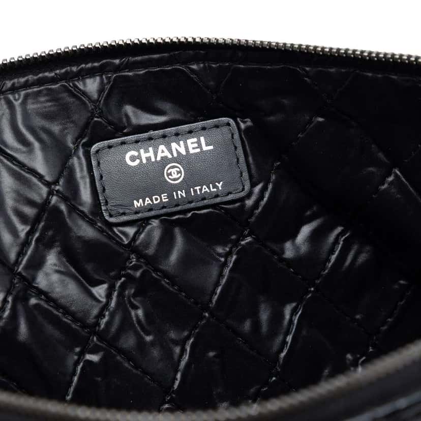 Chanel Large Quilted Patent O Case Clutch Black Leather Very good condition - Box View