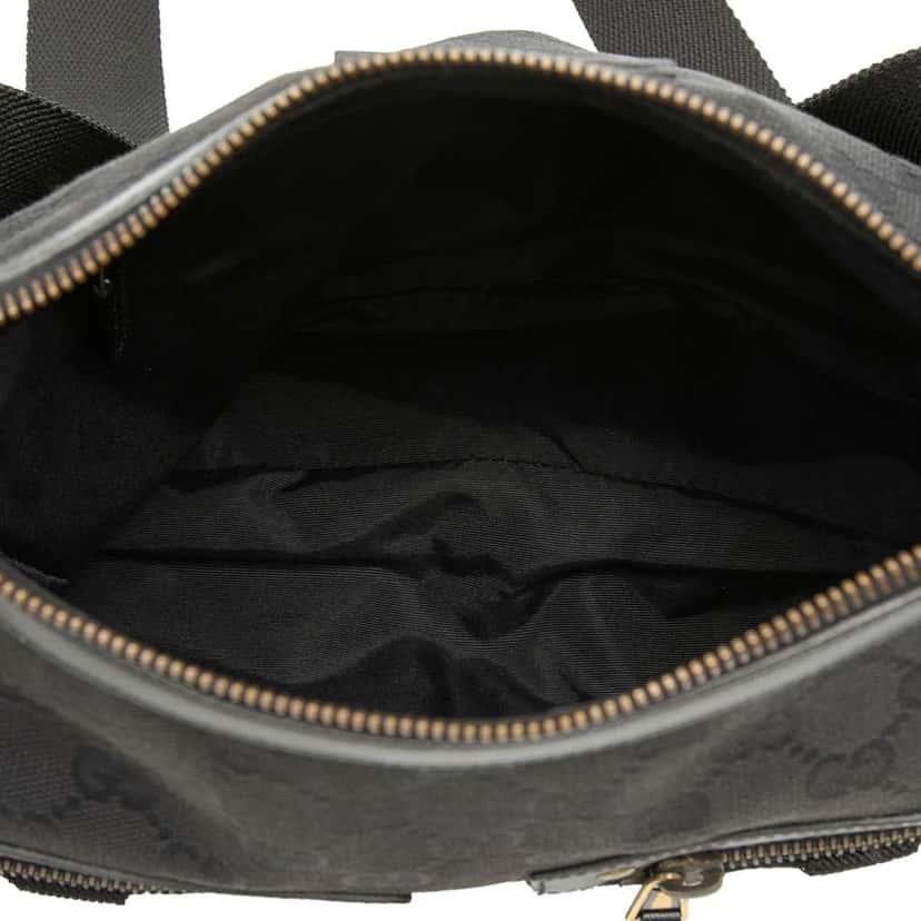 Gucci GG Canvas Crossbody Black Canvas Very good condition - Model View