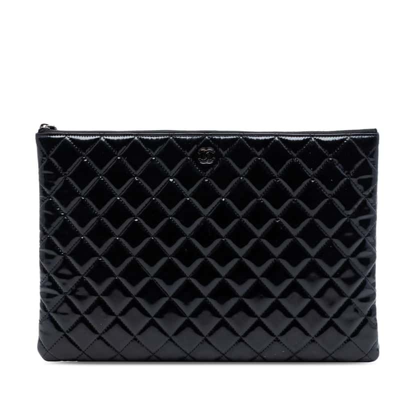 Chanel Large Quilted Patent O Case Clutch Black Leather Very good condition - Front View