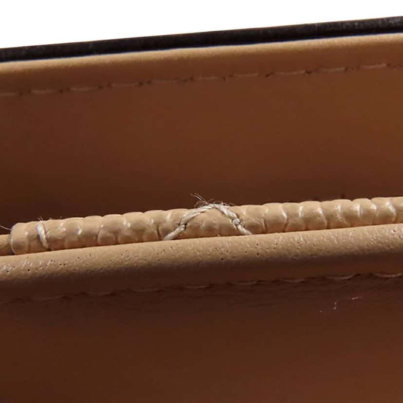 Chanel Caviar CC Filigree Wallet On Chain Beige Leather Very good condition - Box View