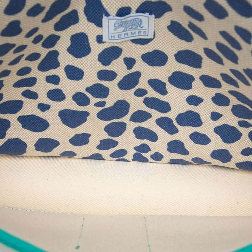 Hermès Toile and Barenia Animaux Pixel Backpack Blue Canvas Very good condition - Model View