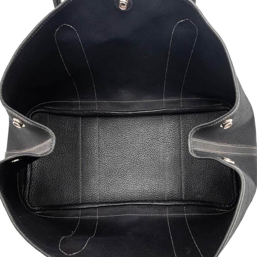 Hermès Toile and Negonda Garden Party 36 Black Canvas Very good condition - Model View