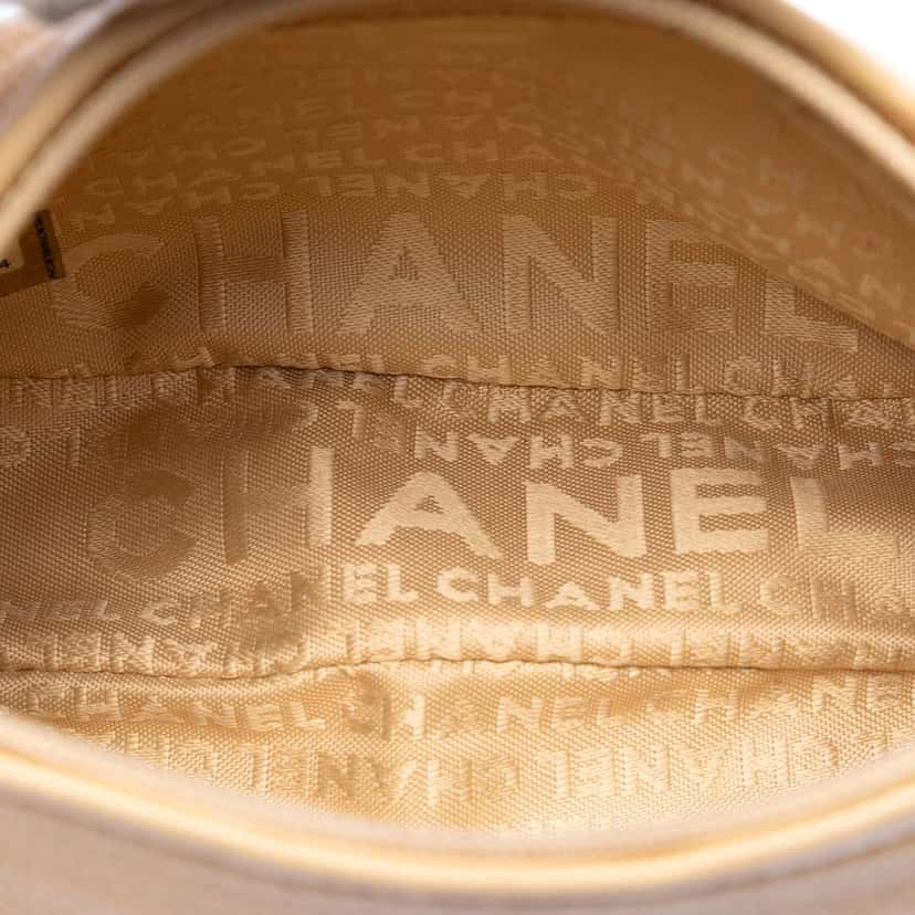 Chanel CC Calfskin Tassel Hobo Beige Leather Very good condition - Model View