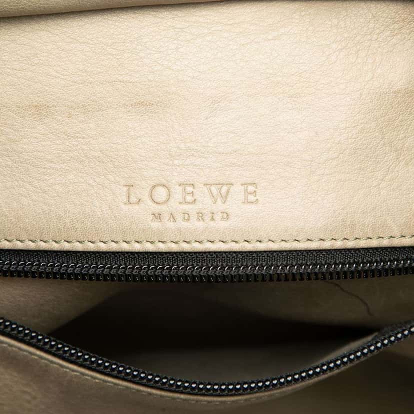Loewe Suede Amazona 32 Green Leather Good condition - Box View