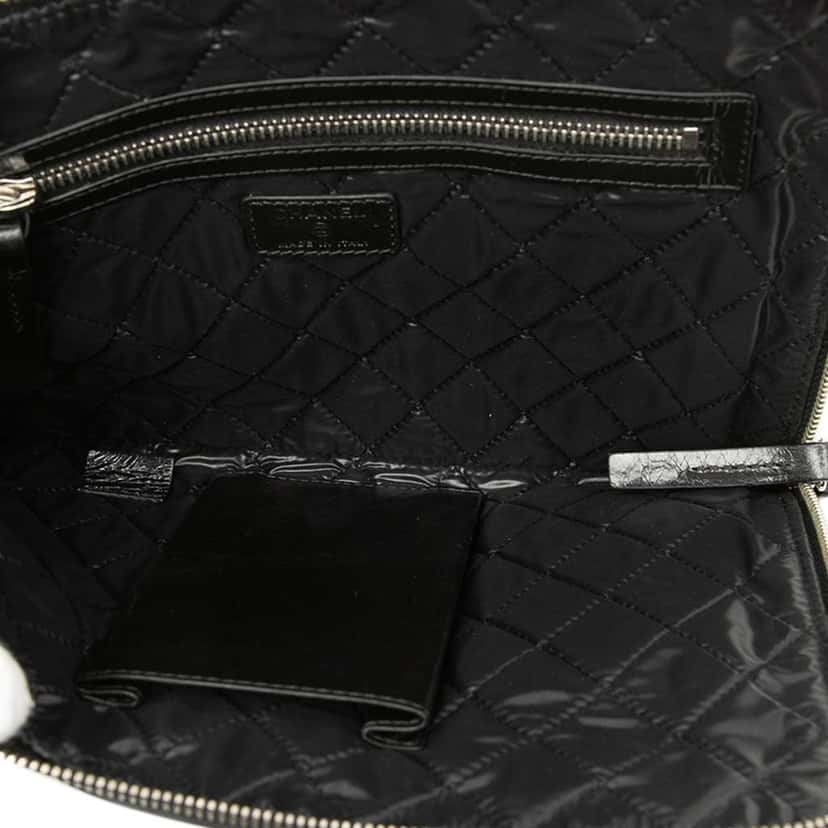 Chanel Distressed Calfskin Je Ne Suis Pas En Solde Clutch Black Leather Very good condition - Model View