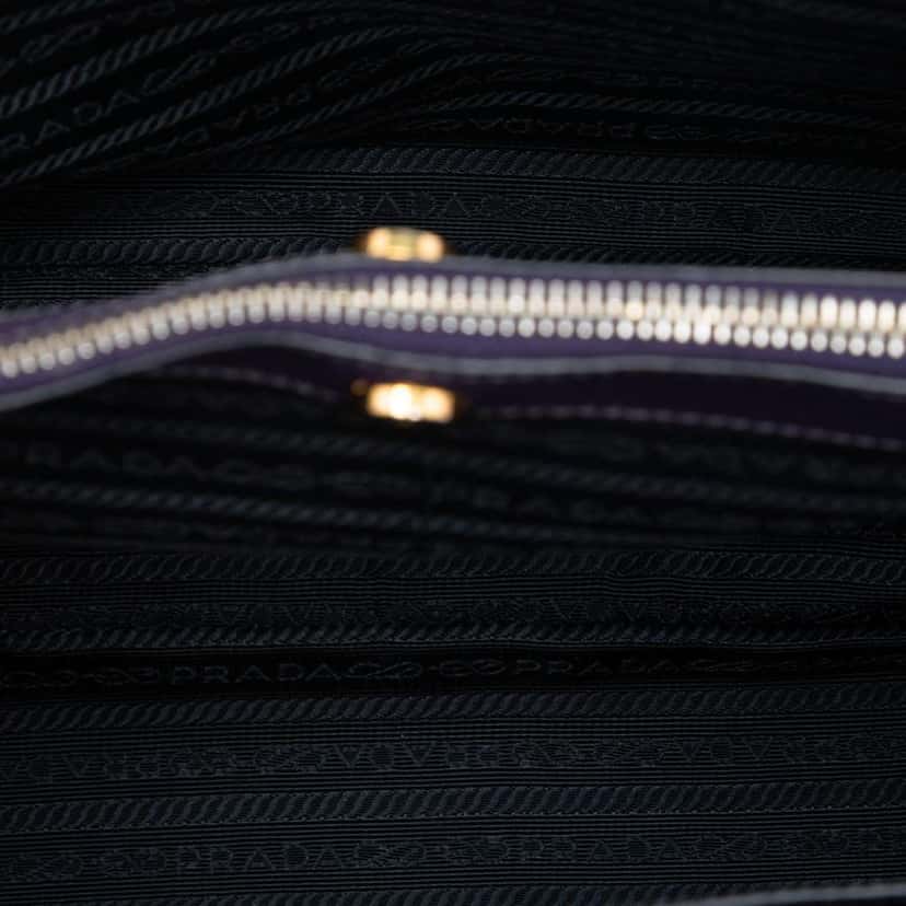 Prada Medium Bicolor Saffiano Lux Galleria Satchel Purple Leather Very good condition - Model View