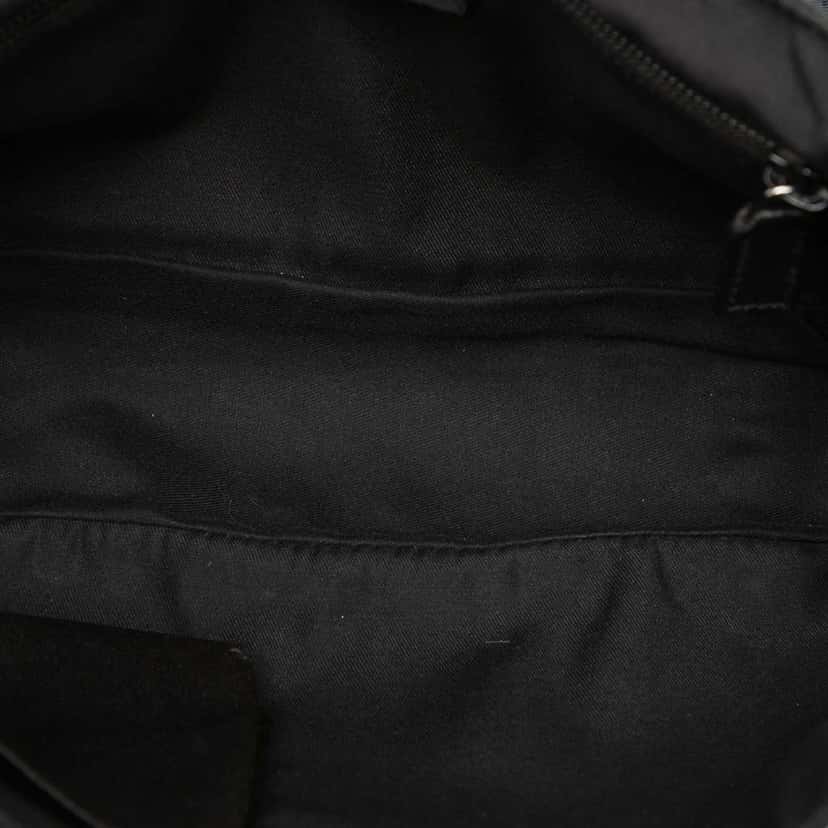 Gucci GG Canvas Crossbody Black Canvas Very good condition - Model View