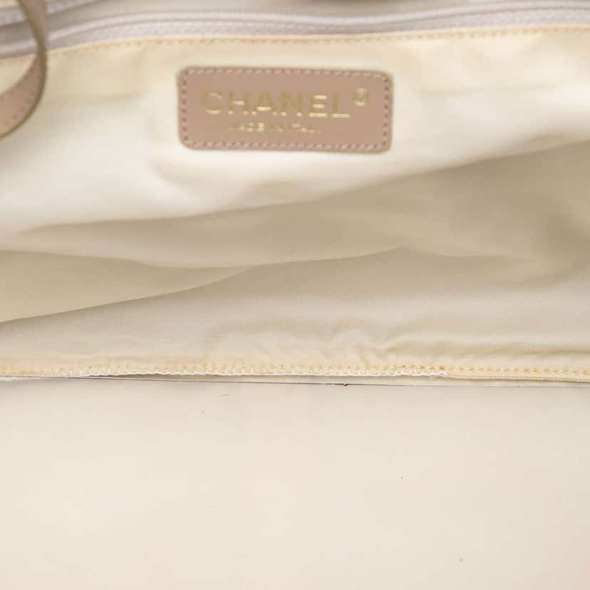 Chanel New Travel Line Nylon Tote Beige Very good condition - Model View