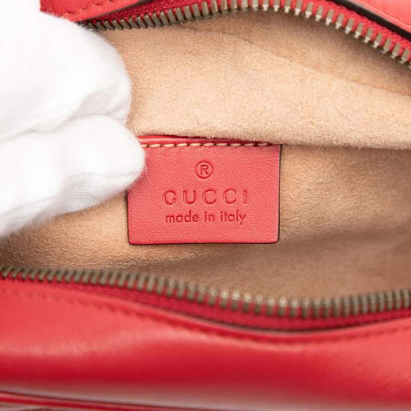 Gucci Small GG Marmont Matelasse Leather Crossbody Red Leather Very good condition - Box View