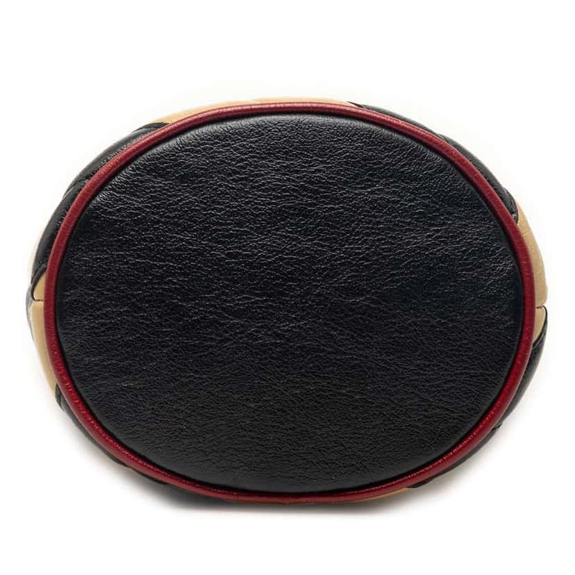 Gucci Mini GG Marmont Matelasse Diagonal Leather Torchon Bucket Bag Beige Leather Very good condition - Inside View