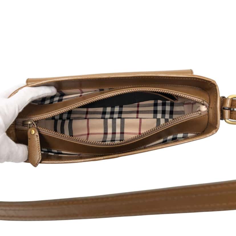 Burberry Leather Front Pocket Shoulder Bag Brown Leather Very good condition - Model View
