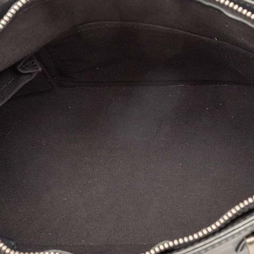 Louis Vuitton Monogram Mat Stockton Grey Leather Very good condition - Model View