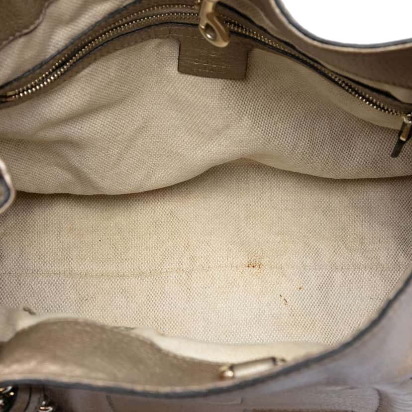 Gucci Medium Metallic Leather Soho Chain Tote Silver Leather Very good condition - Model View