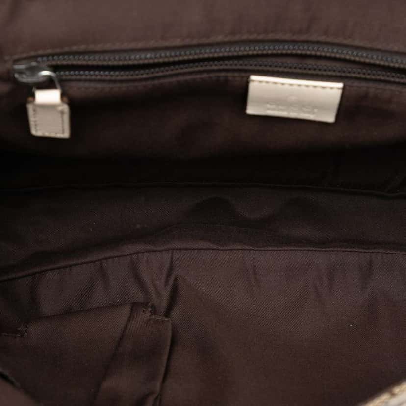 Gucci GG Canvas Messenger Bag Beige Canvas Very good condition - Model View