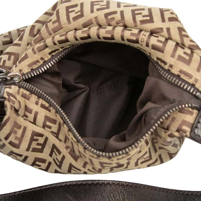 Fendi Zucchino Canvas Oyster Shoulder Bag Beige Canvas Very good condition - Model View